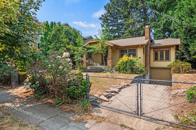Photo - Modern Mediterranean 2 Bed/2 Bath with plenty of space - Pet Friendly!