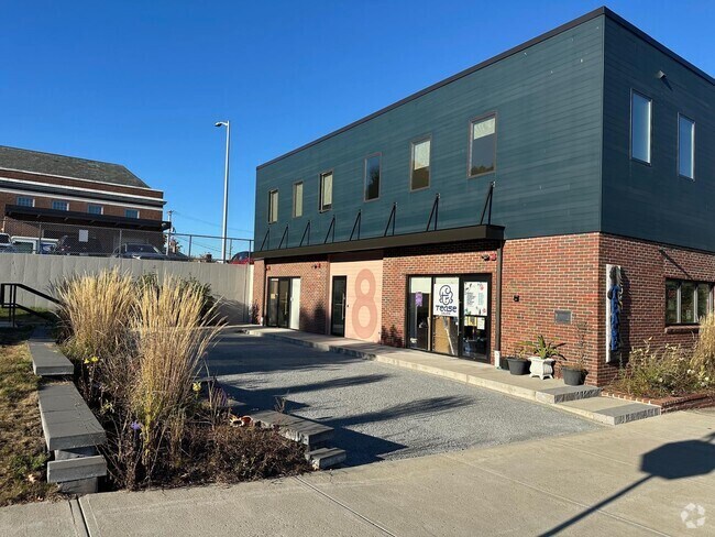Building Photo - 8 Government Way Unit 202 Rental