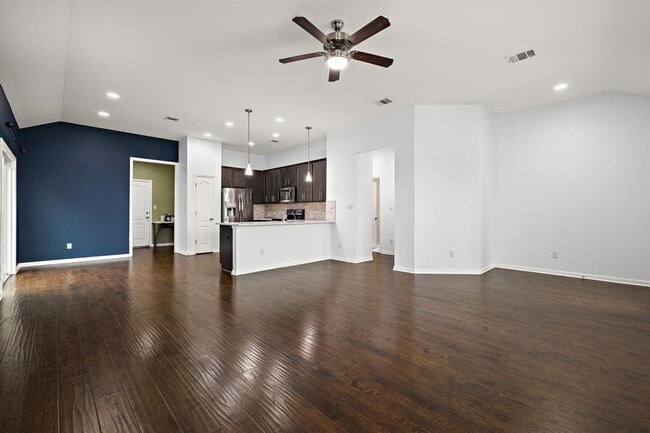 Photo - 706 Coconut Grove St