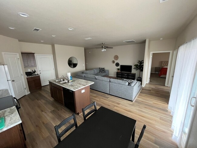 Photo - 1724 Red Sage Wy