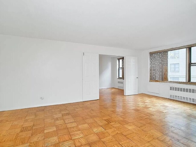 Photo - 310 Lenox Rd Unit 4M