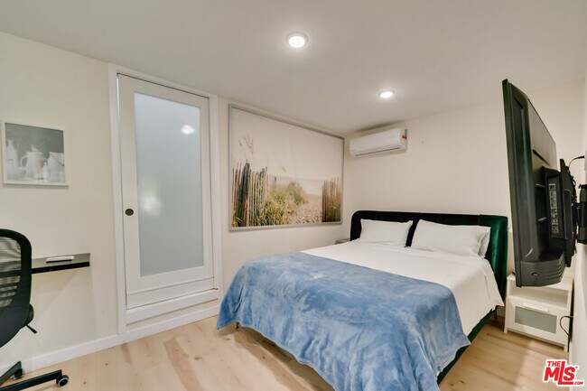 Photo - 8761 Dorrington Ave Unit B