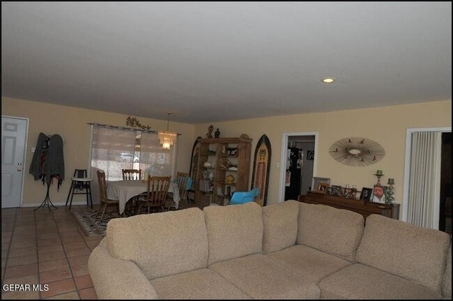 Photo - 4233 Hampshire Ln