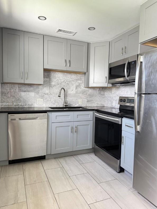 Building Photo - 165 Fanshaw D Unit 165