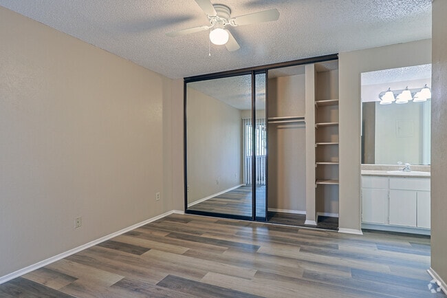 1BR, 1BA - 481SF - Bedroom