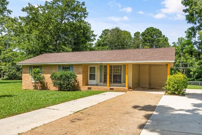 Photo - 2111 Shady Ln Cir NW