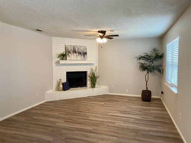 Photo - 5539 Auburn St