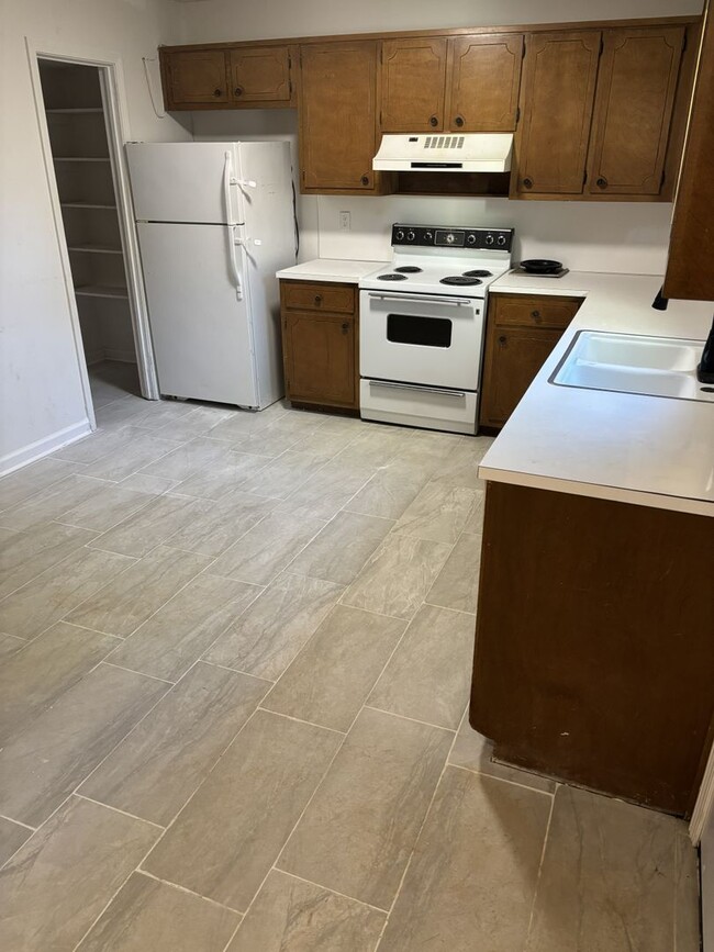 Photo - 5528 St James St