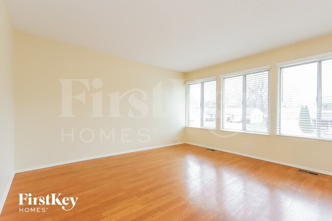 Photo - 185 Mulford Dr