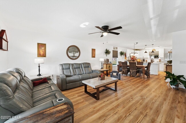 Photo - 526 Camellia Ave