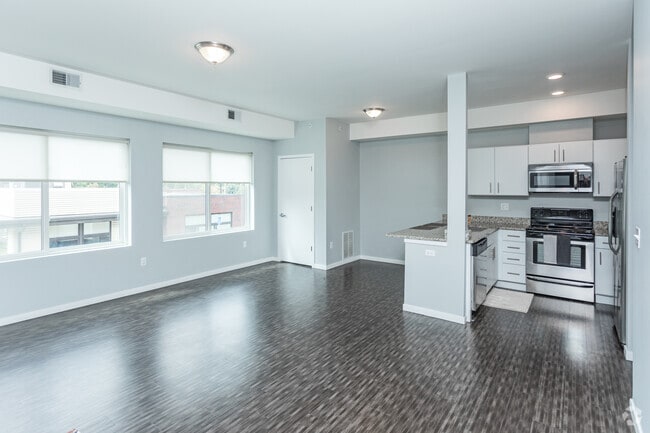 2BR, 1BA - 1,004 SF