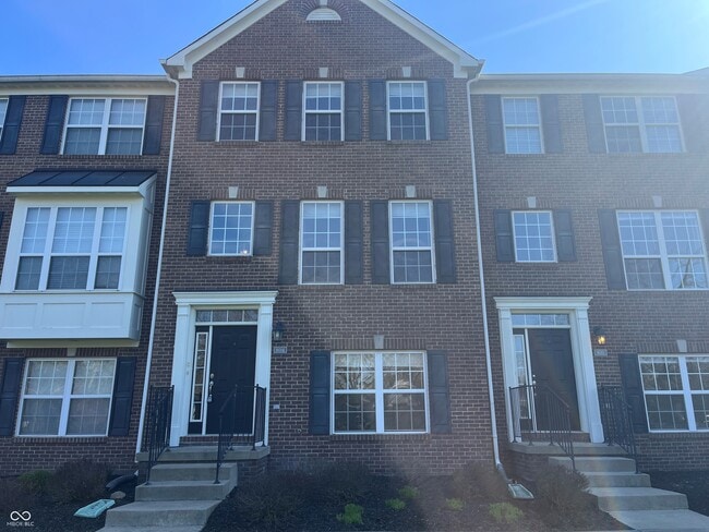 Building Photo - 9014 Mercer Dr