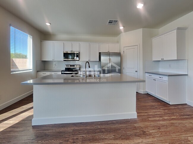 Photo - 6139 Schmidt St