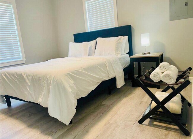 Photo - 609 Lakeshore Dr