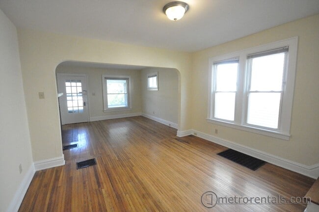 Photo - 2682-2684 Hibbert Avenue Unidad 2684 Hibbert Avenue