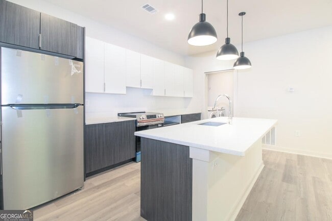 Photo - 260 Martha Dr