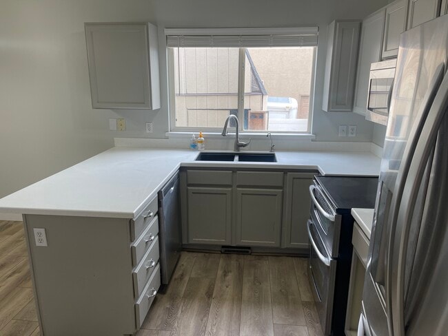Photo - 1564 N 250 W
