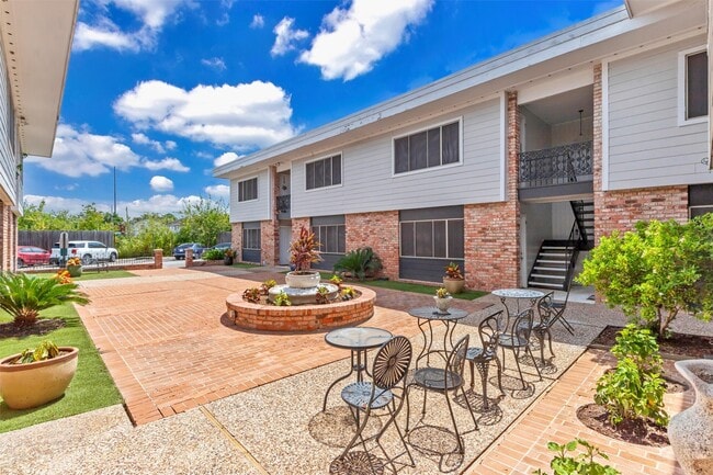 Photo - 2011 Marshall St Unit 02