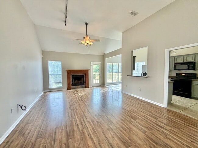 Photo - 81 Lake Front Dr