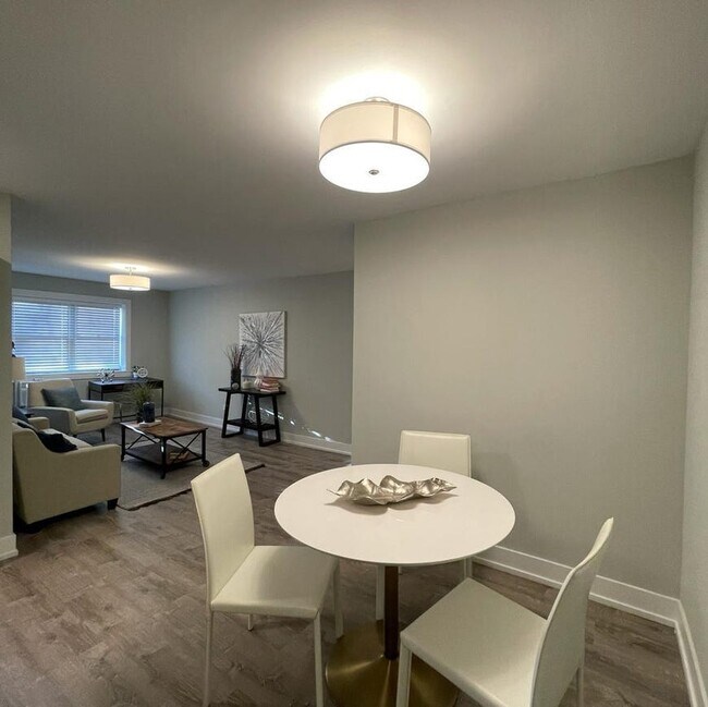 Photo - 456 W Barry Ave Unit 5