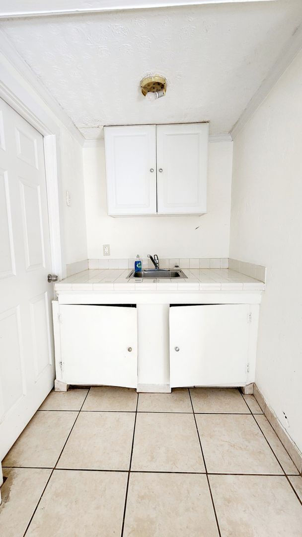 Photo - Budget friendly 1 Bed / 1 Bath blocks away...