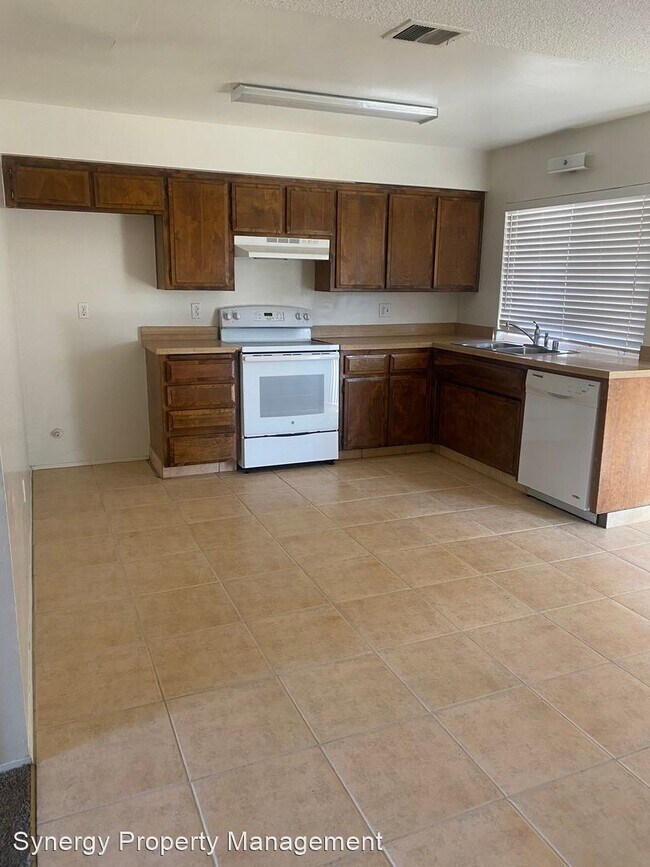 Photo - 3 br, 1 bath House - 3900 Saffron Court