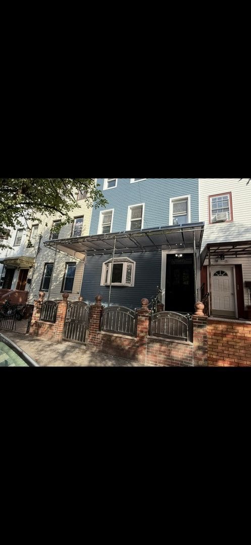 Photo - 189 Sheridan Ave