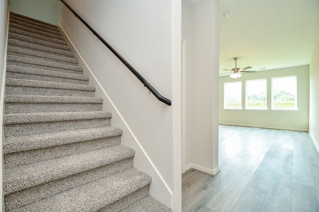27927 Western Crk Ct