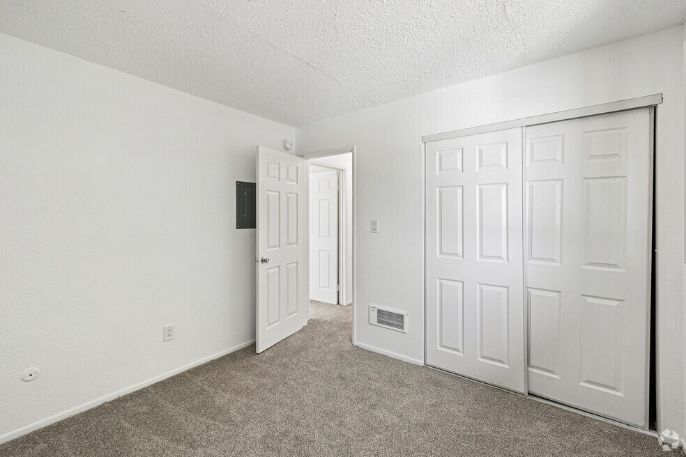 2BR, 2BA - 924SF - Second Bedroom