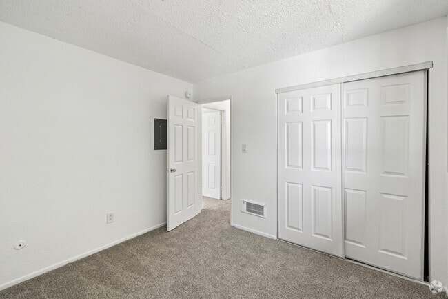 2BR, 2BA - 924SF - Second Bedroom