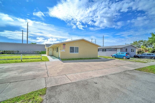 Building Photo - 357-359 Phippen Waiters Rd Unit 1-2