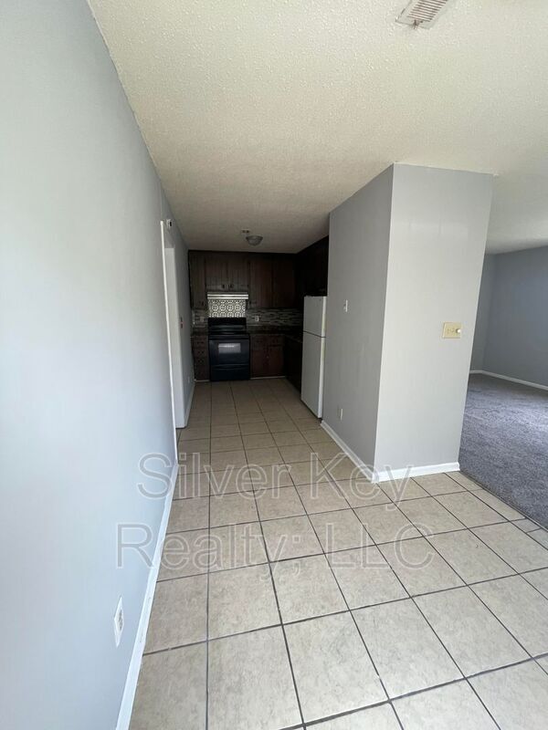 Photo - 202 S Hill St Unidad A