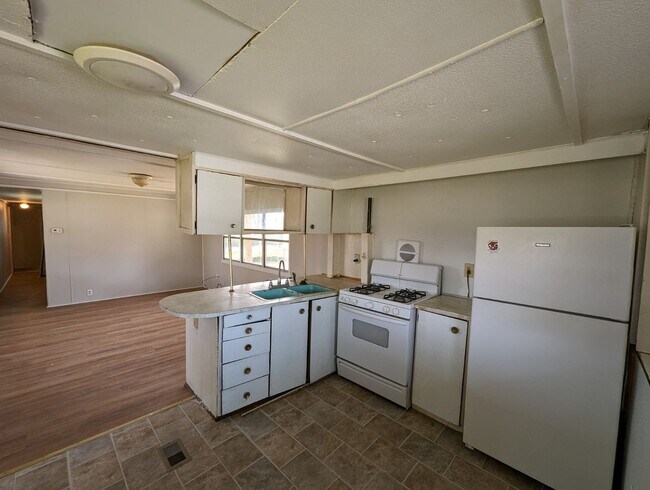 Photo - 2 Bedroom/1 Bathroom Trailer in Batesville Unidad 1295 Edith