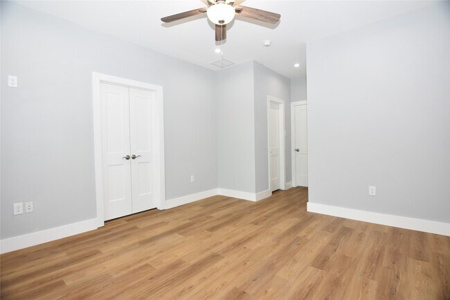 Photo - 6834 Foster St