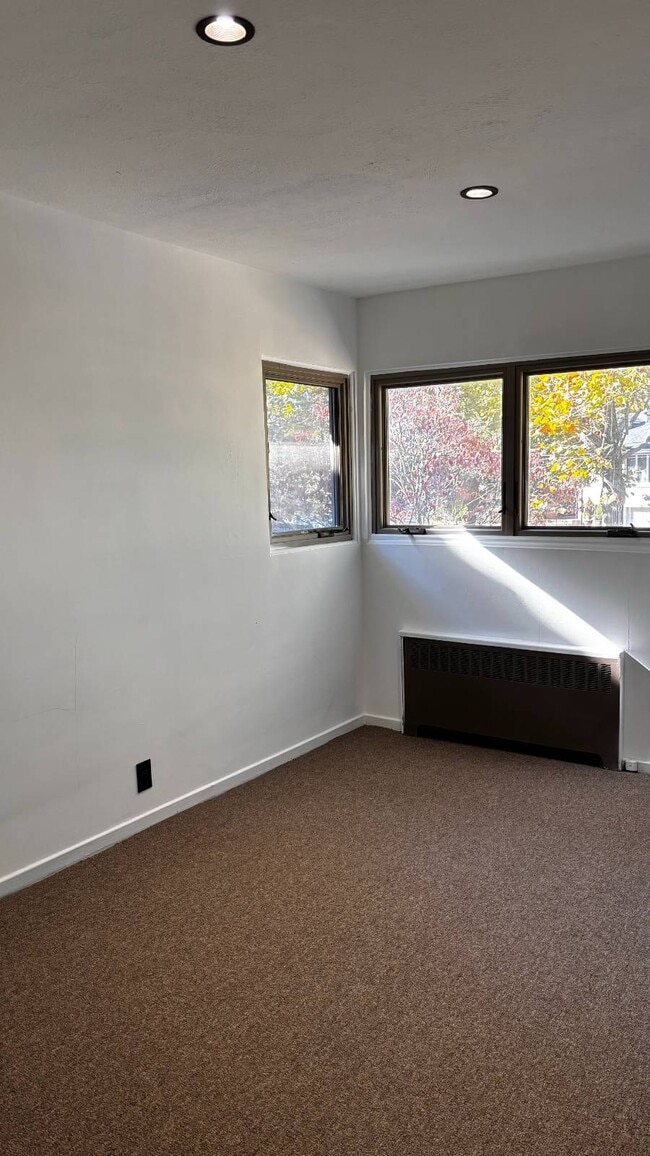 Photo - 53-21 254th St