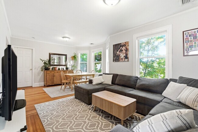 Photo - 10 Ashmont Ct Unit 3