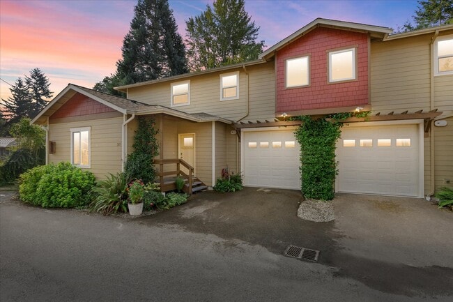 Building Photo - 323 3rd Pl NW