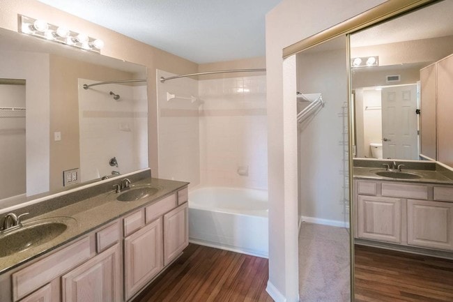 Photo - Live Oaks Apartments