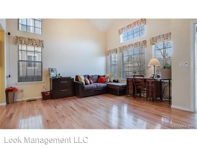 Photo - 10726 Kimball St