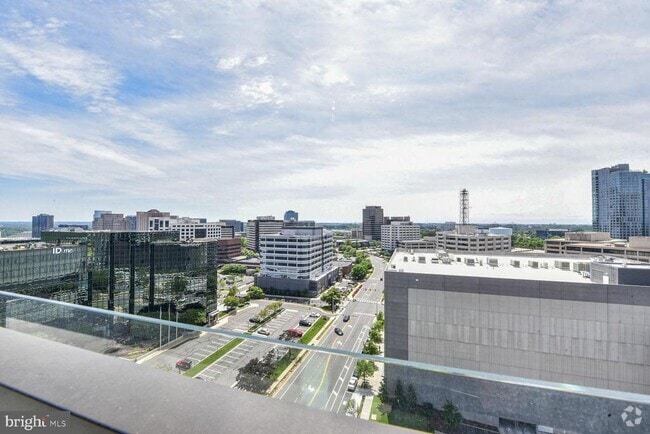 Building Photo - 1650 Silver Hill Dr Unit 1401 Rental
