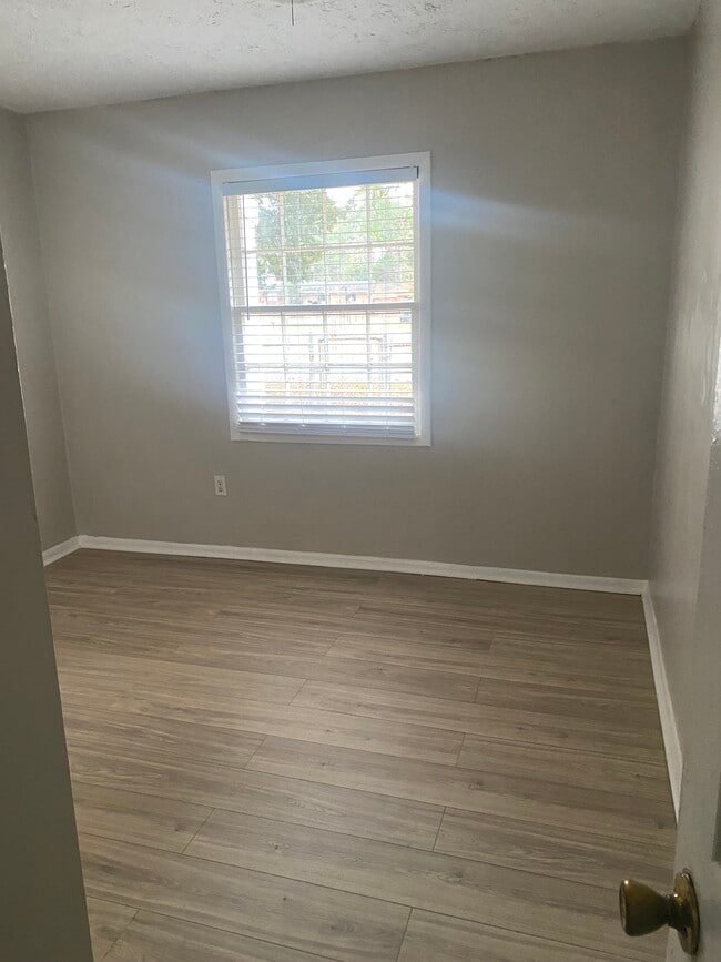 Photo - 1947 Atlantic Ave