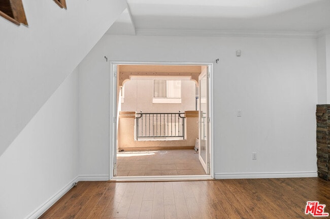 Photo - 5633 Carlton Way Unit 203