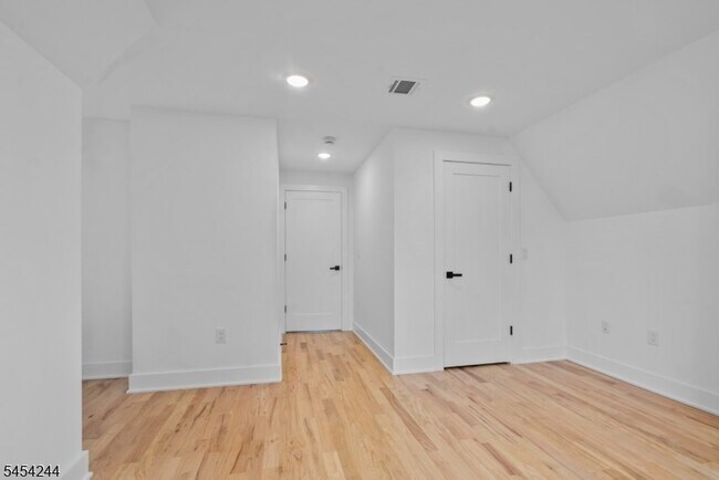 Photo - 196 Taylor St Unit 2