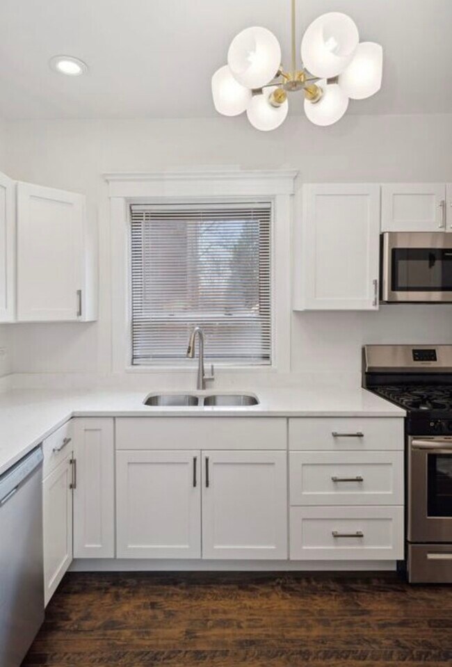 Photo - 2207 W School St Unit 1W