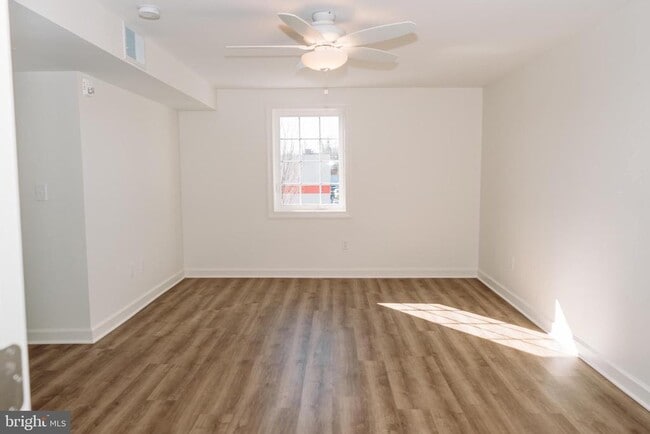 Photo - 380 Broadview Ave Unit APT 3