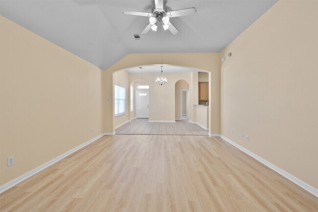 Photo - 12119 Lakewood Villa Dr