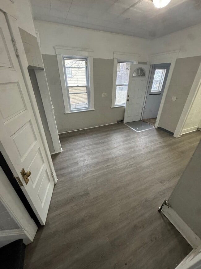 Photo - 5 Bedroom Home for Rent in Glenville – Cleveland