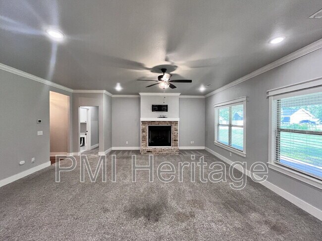 Photo - 24 Bonhill Ln