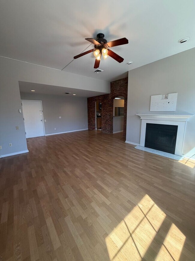 Photo - 102 Church St Unidad 404