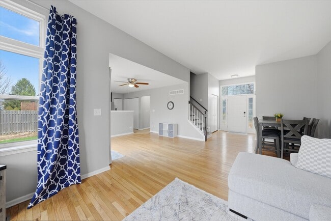 Photo - 2211 Carpenter Ave